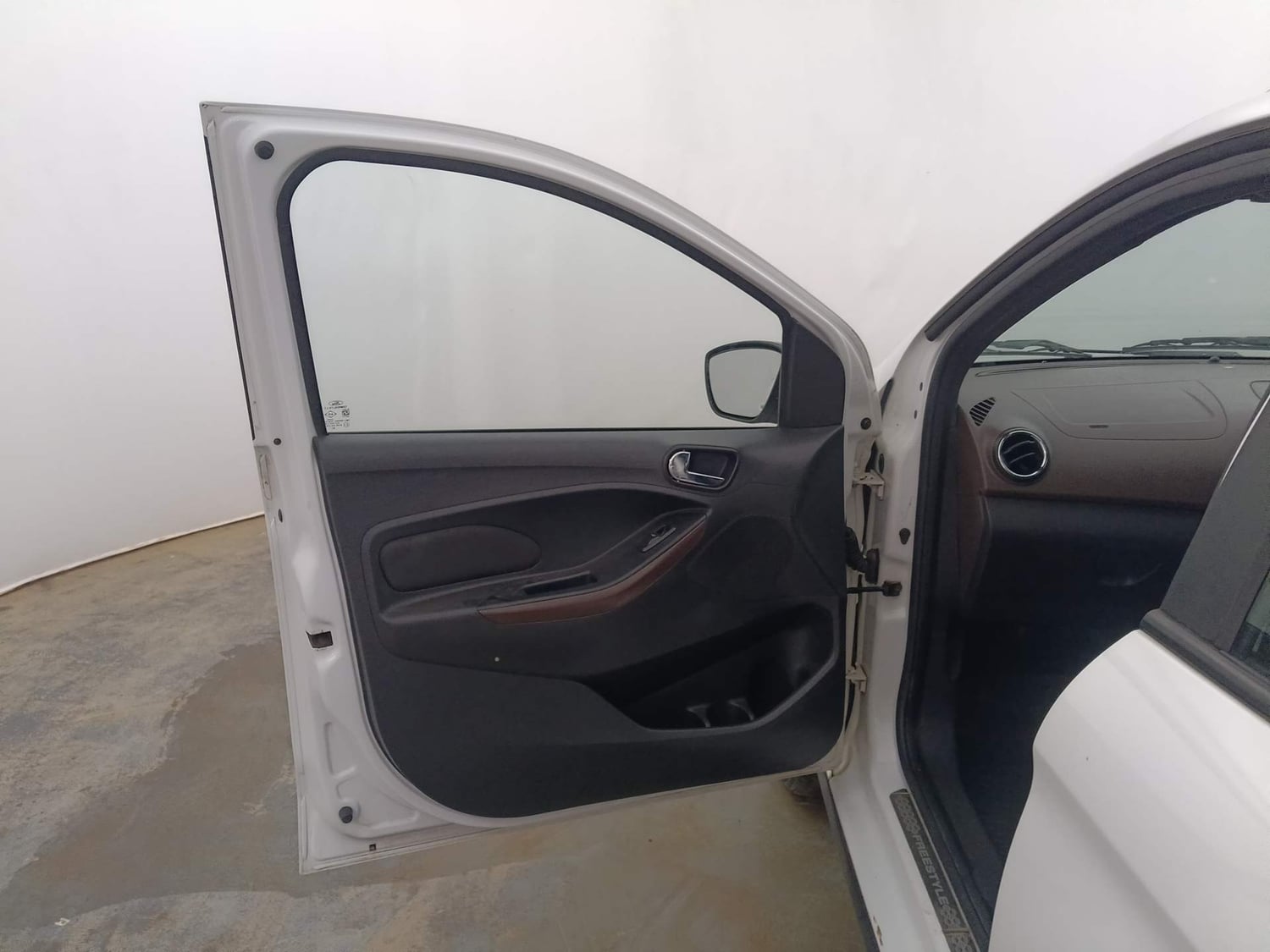 Used 2018 Ford Freestyle Titanium 1.2 Ti-VCT Petrol Manual interior LEFT FRONT DOOR OPEN VIEW