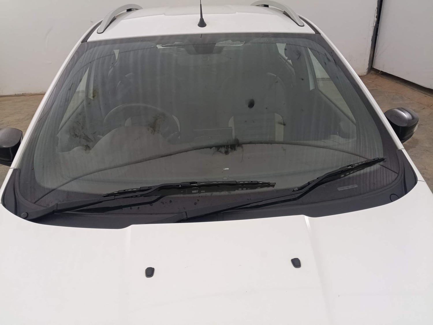 Used 2018 Ford Freestyle Titanium 1.2 Ti-VCT Petrol Manual exterior FRONT WINDSHIELD VIEW
