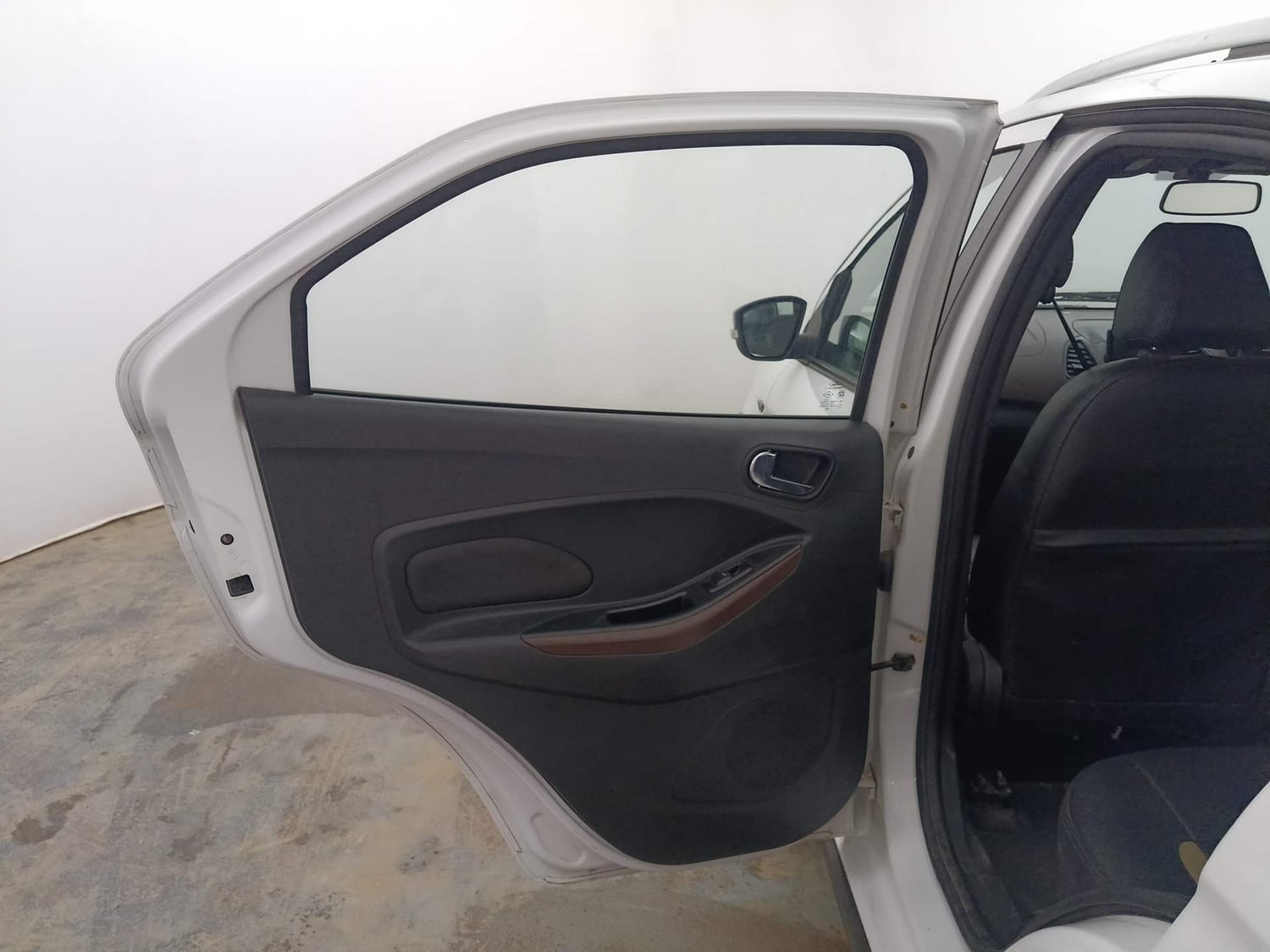 Used 2018 Ford Freestyle Titanium 1.2 Ti-VCT Petrol Manual interior LEFT REAR DOOR OPEN VIEW