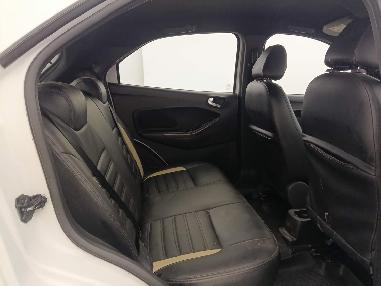 Used 2018 Ford Freestyle Titanium 1.2 Ti-VCT Petrol Manual interior RIGHT SIDE REAR DOOR CABIN VIEW