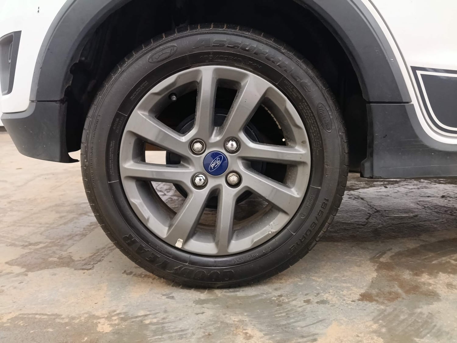 Used 2018 Ford Freestyle Titanium 1.2 Ti-VCT Petrol Manual tyres RIGHT REAR TYRE RIM VIEW