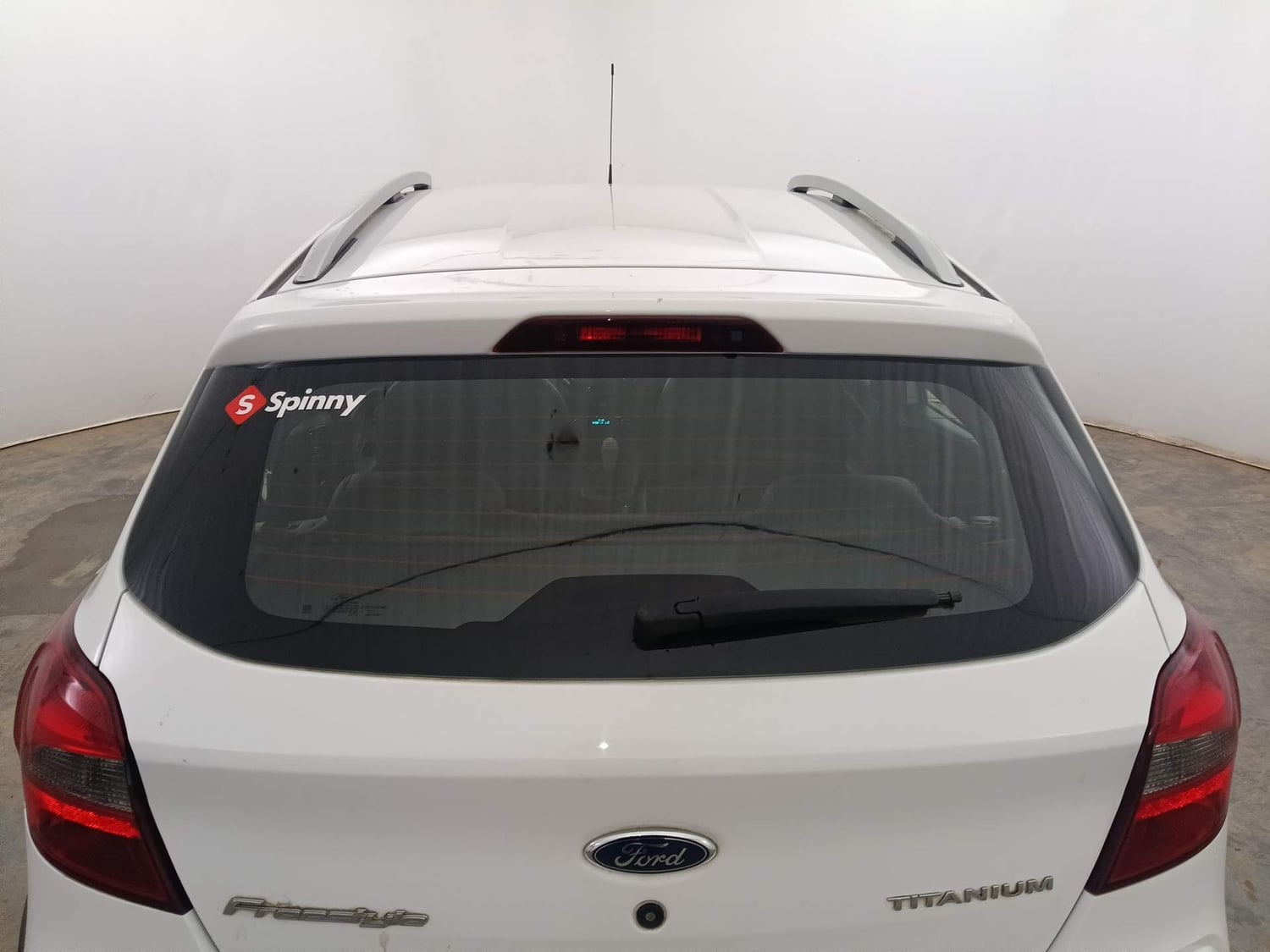 Used 2018 Ford Freestyle Titanium 1.2 Ti-VCT Petrol Manual exterior BACK WINDSHIELD VIEW