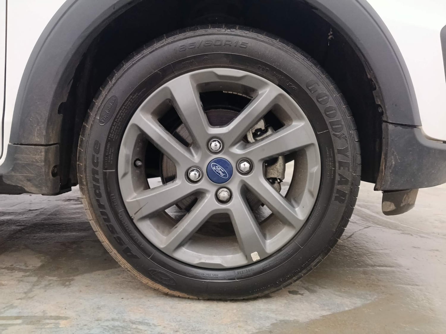 Used 2018 Ford Freestyle Titanium 1.2 Ti-VCT Petrol Manual tyres RIGHT FRONT TYRE RIM VIEW