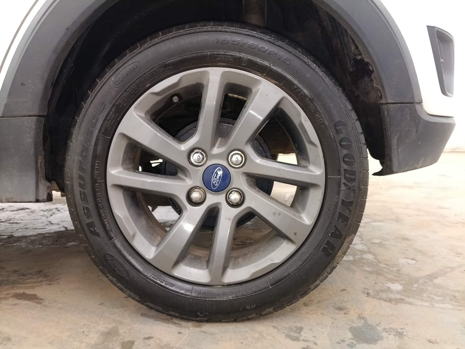 Used 2018 Ford Freestyle Titanium 1.2 Ti-VCT Petrol Manual tyres LEFT REAR TYRE RIM VIEW