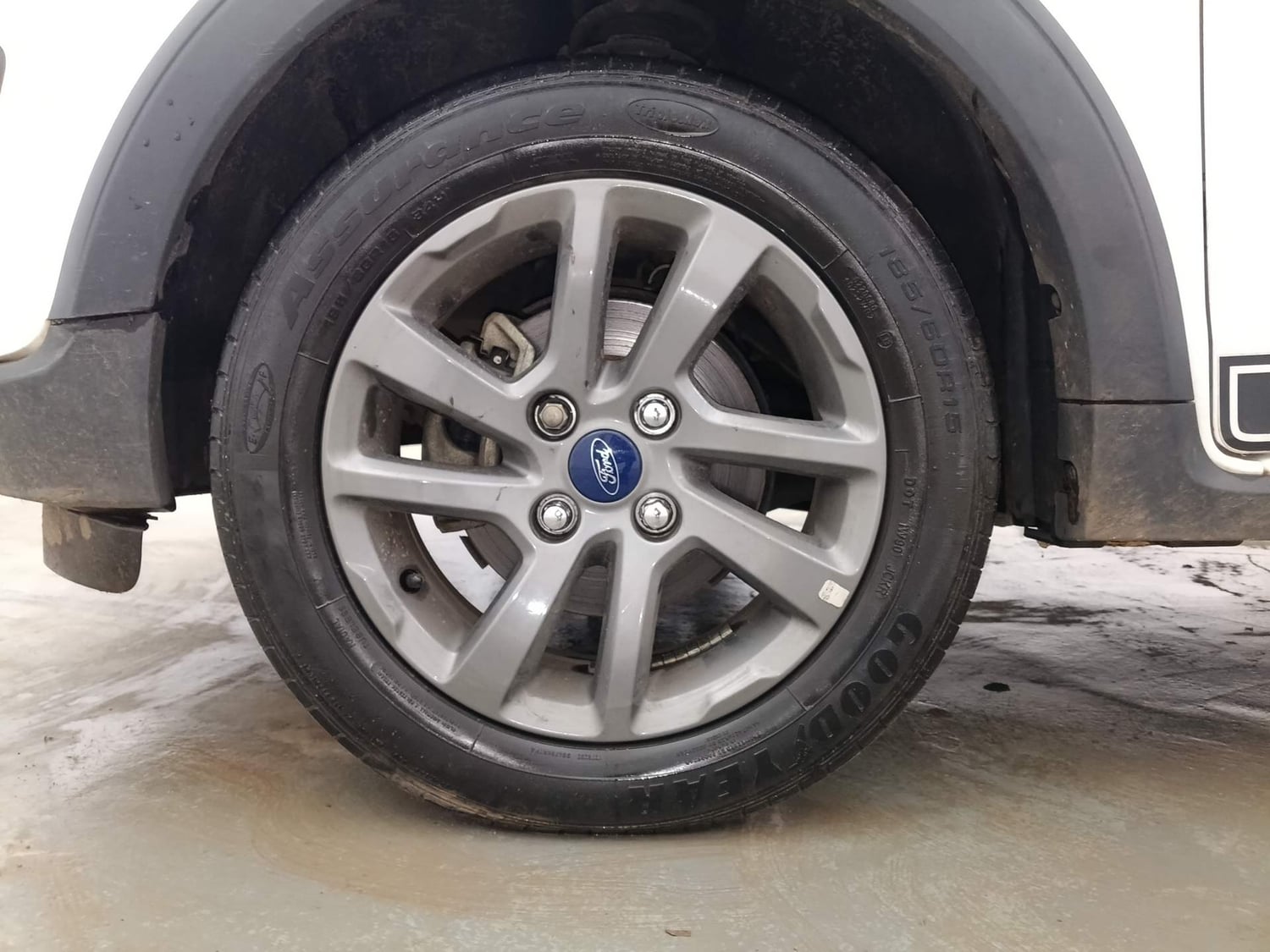 Used 2018 Ford Freestyle Titanium 1.2 Ti-VCT Petrol Manual tyres LEFT FRONT TYRE RIM VIEW