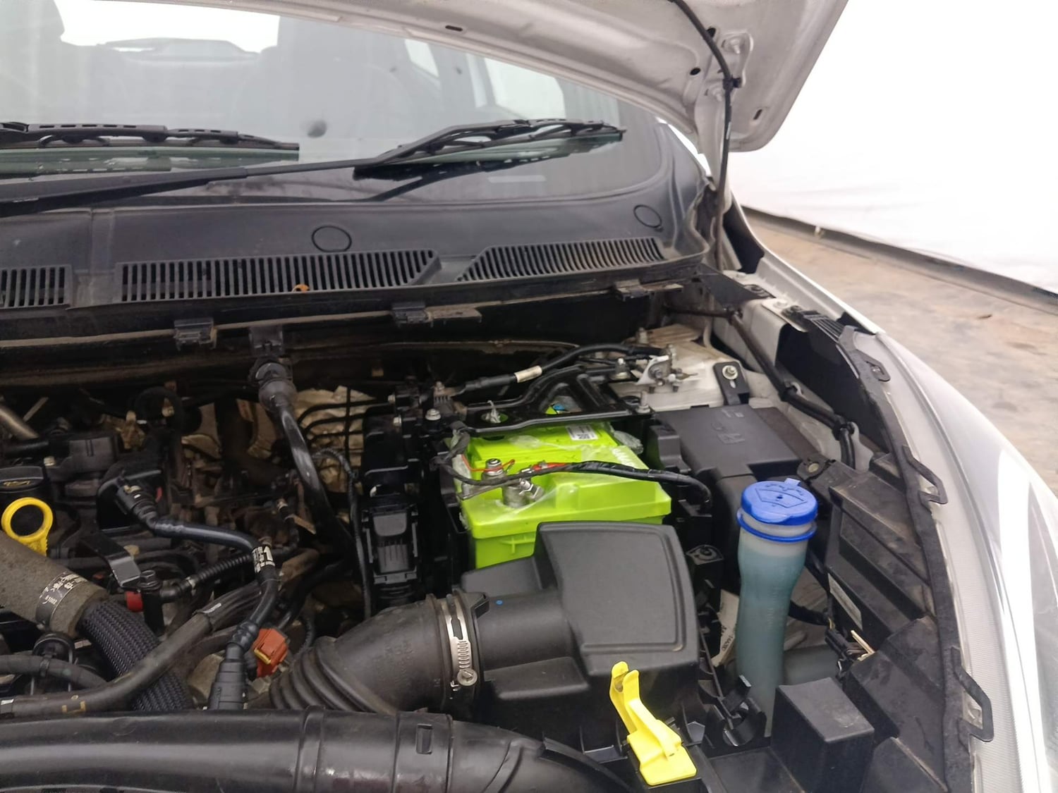 Used 2018 Ford Freestyle Titanium 1.2 Ti-VCT Petrol Manual engine ENGINE LEFT SIDE HINGE & APRON VIEW