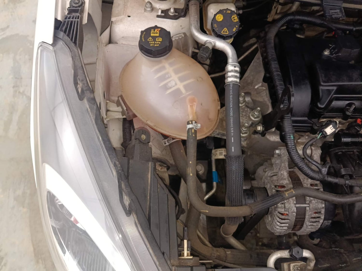 Used 2018 Ford Freestyle Titanium 1.2 Ti-VCT Petrol Manual engine ENGINE RIGHT SIDE VIEW