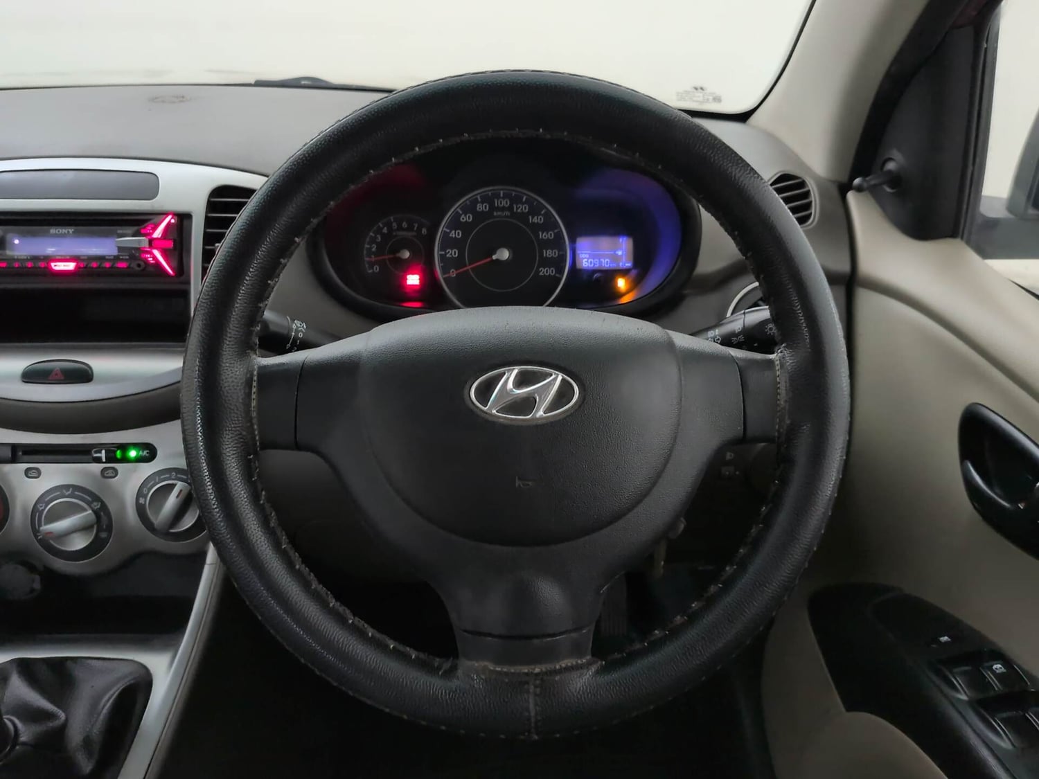 Used 2016 Hyundai i10 Magna 1.1 iRDE2 Petrol Manual interior STEERING VIEW