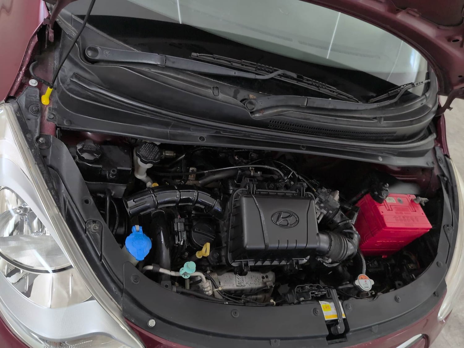 Used 2016 Hyundai i10 Magna 1.1 iRDE2 Petrol Manual engine ENGINE RIGHT SIDE VIEW