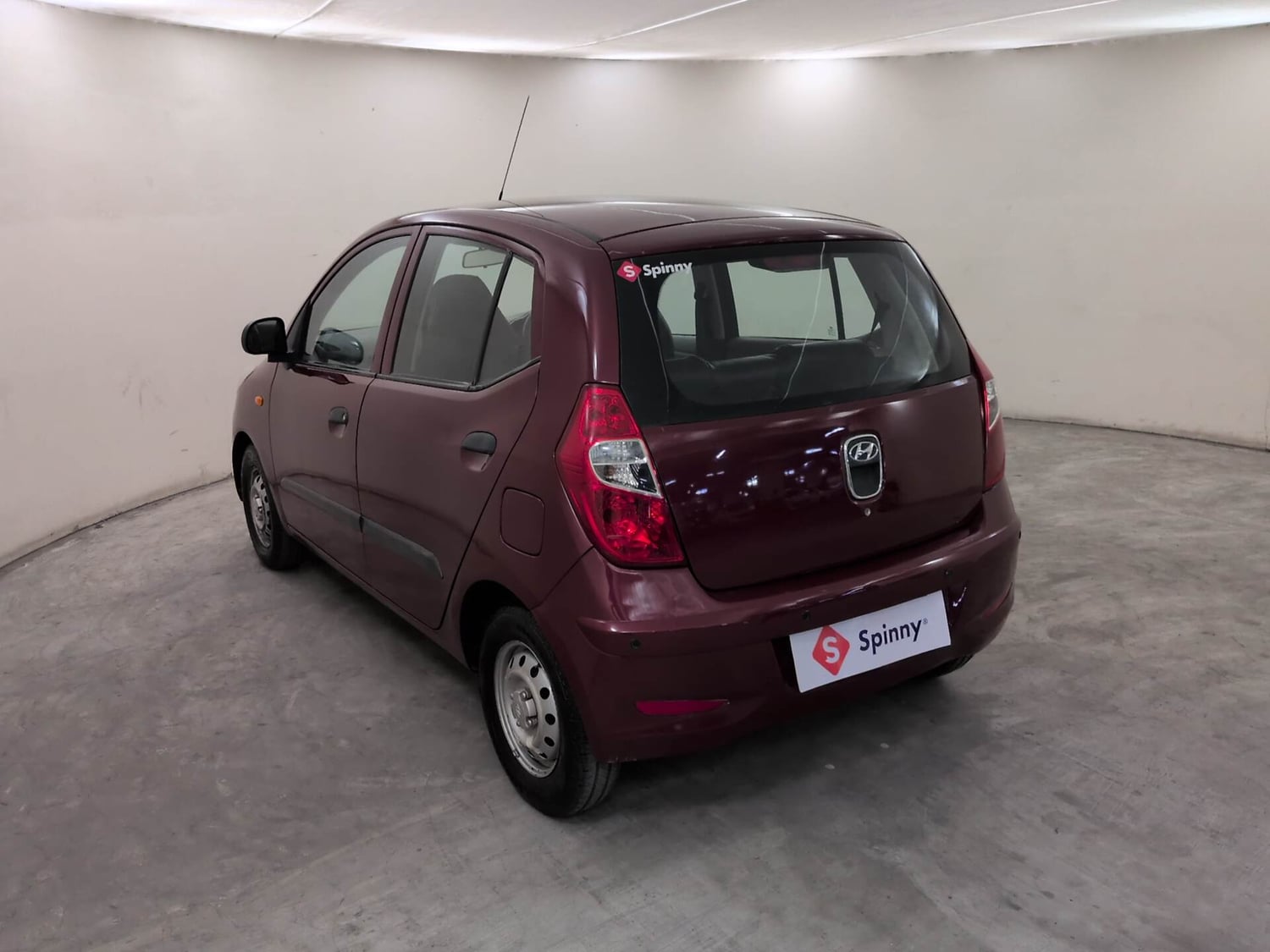 Used 2016 Hyundai i10 Magna 1.1 iRDE2 Petrol Manual exterior LEFT REAR CORNER VIEW