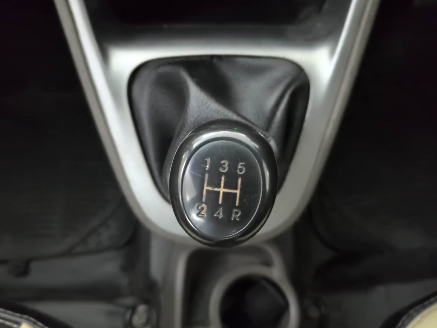 Used 2016 Hyundai i10 Magna 1.1 iRDE2 Petrol Manual interior GEAR  KNOB VIEW