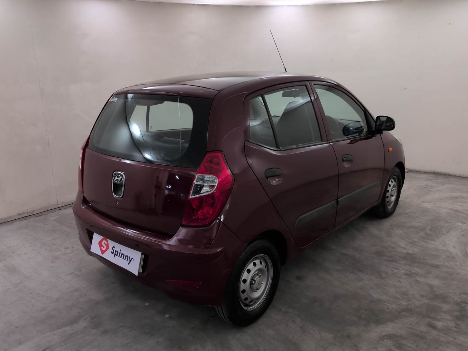 Used 2016 Hyundai i10 Magna 1.1 iRDE2 Petrol Manual exterior RIGHT REAR CORNER VIEW