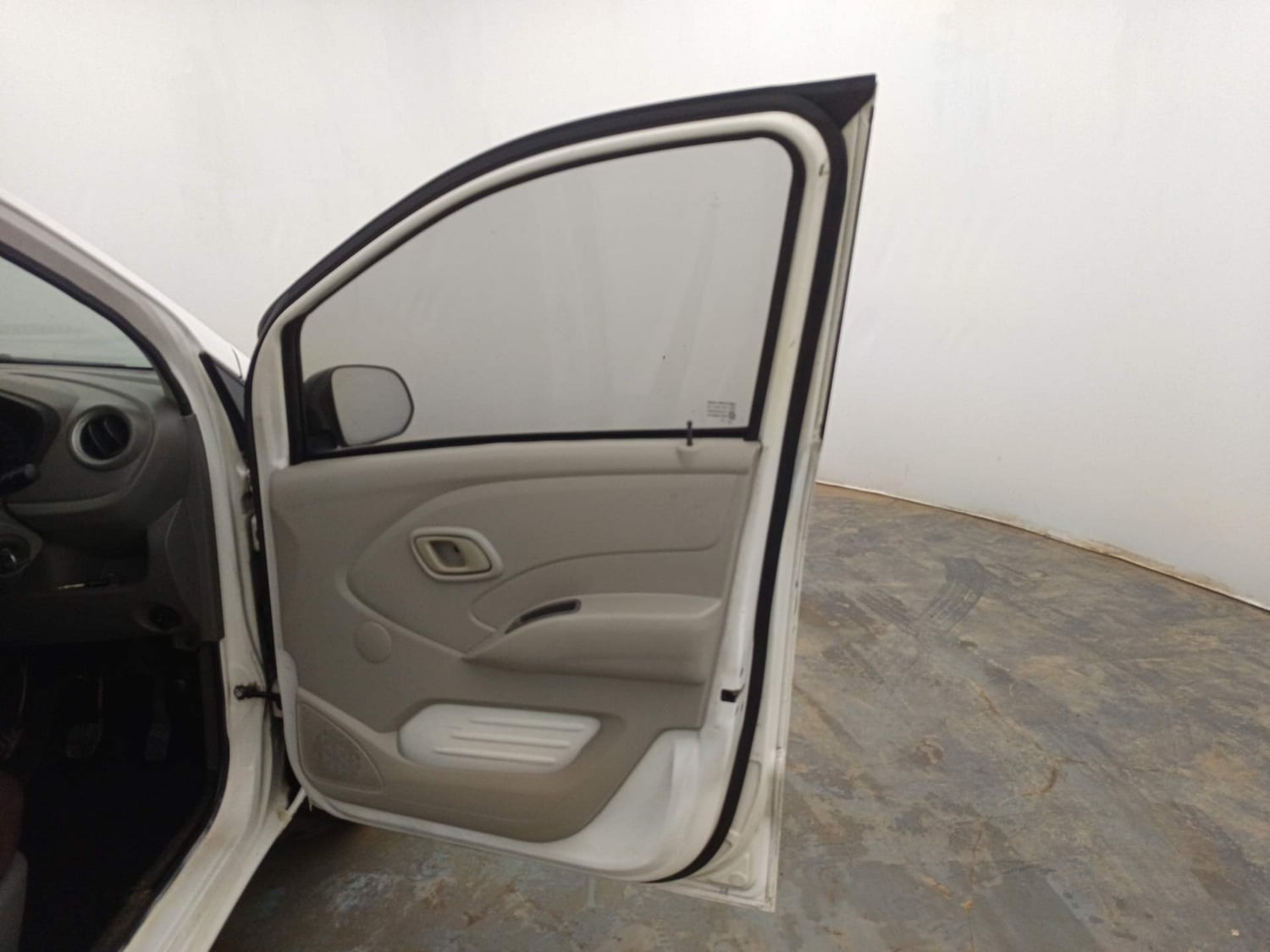 Used 2016 Datsun Redi-GO T (O) Petrol Manual interior RIGHT FRONT DOOR OPEN VIEW