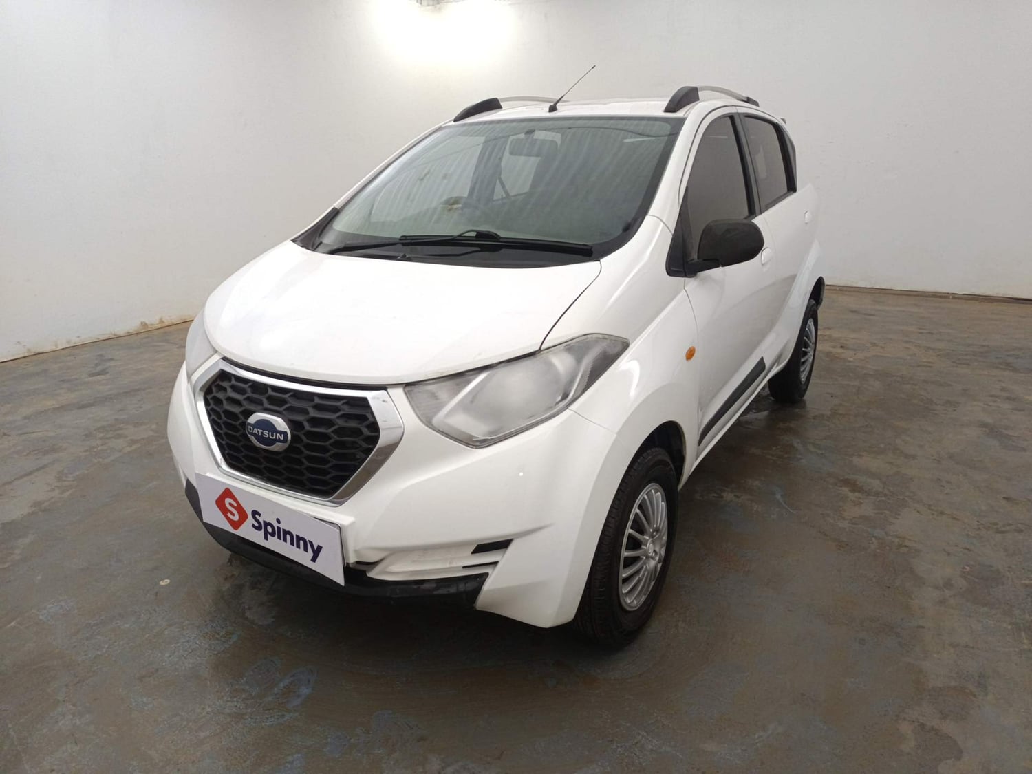 Used 2016 Datsun Redi-GO T (O) Petrol Manual exterior LEFT FRONT CORNER VIEW