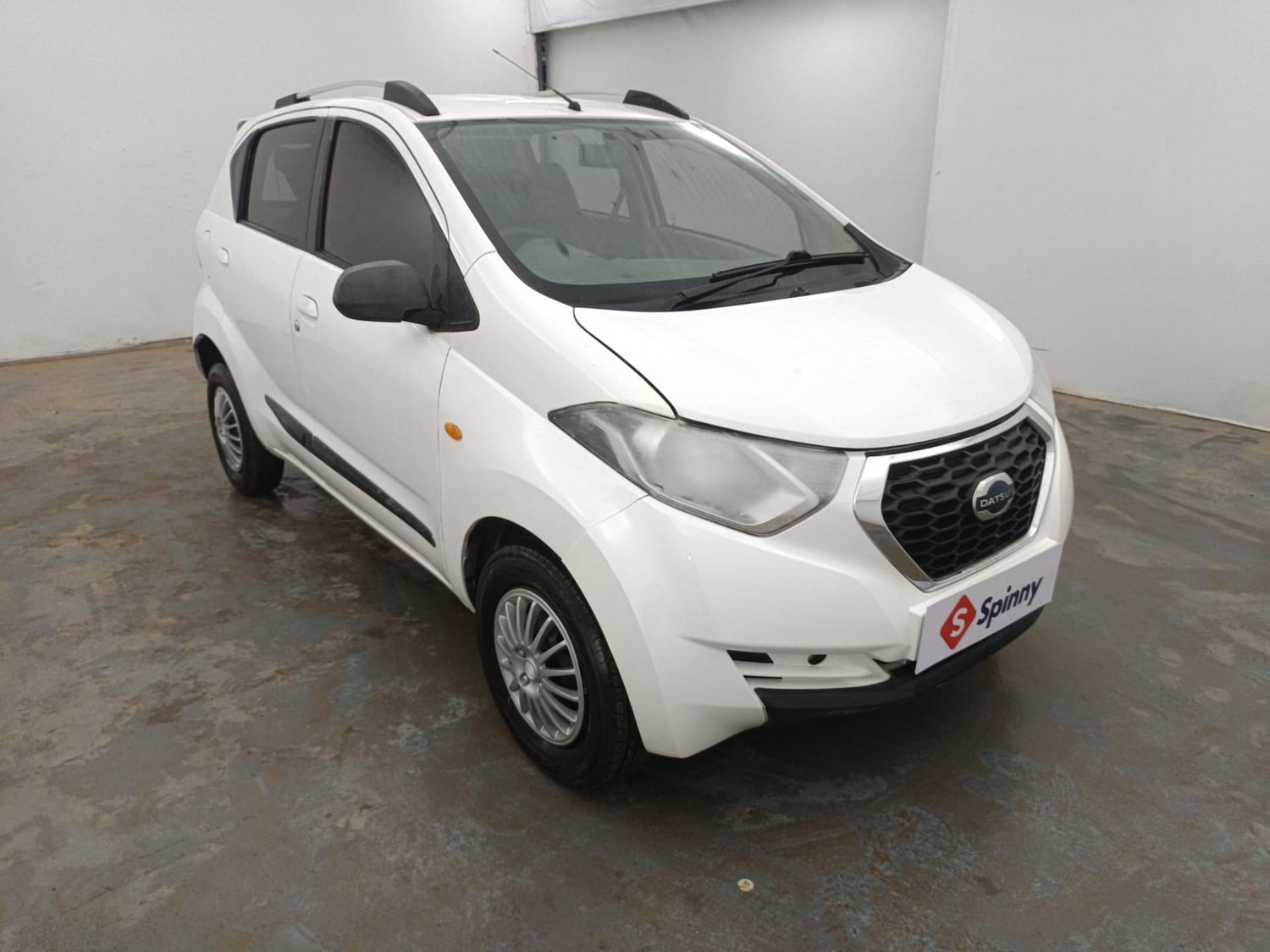 Used 2016 Datsun Redi-GO T (O) Petrol Manual exterior RIGHT FRONT CORNER VIEW