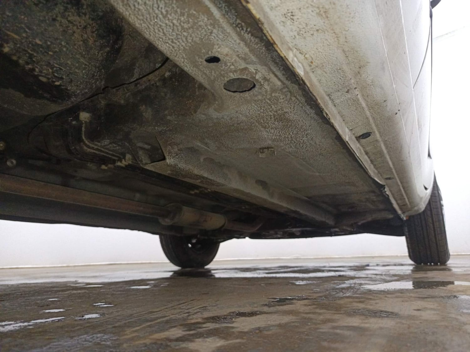 Used 2016 Datsun Redi-GO T (O) Petrol Manual extra REAR RIGHT UNDERBODY VIEW