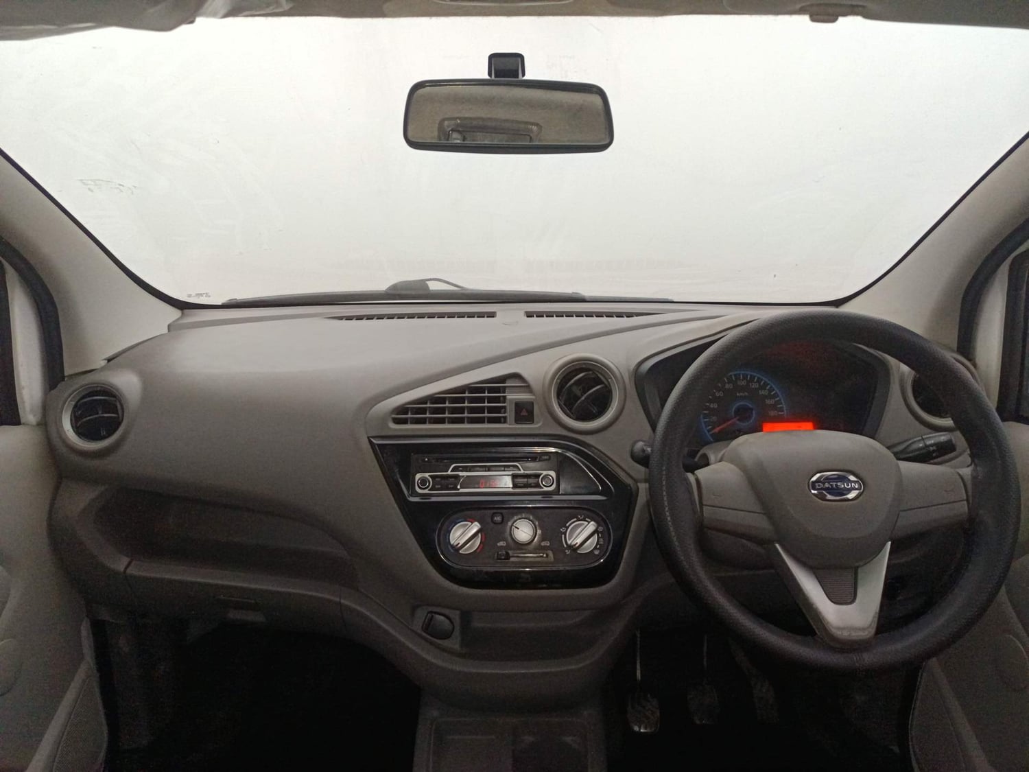 Used 2016 Datsun Redi-GO T (O) Petrol Manual interior DASHBOARD VIEW