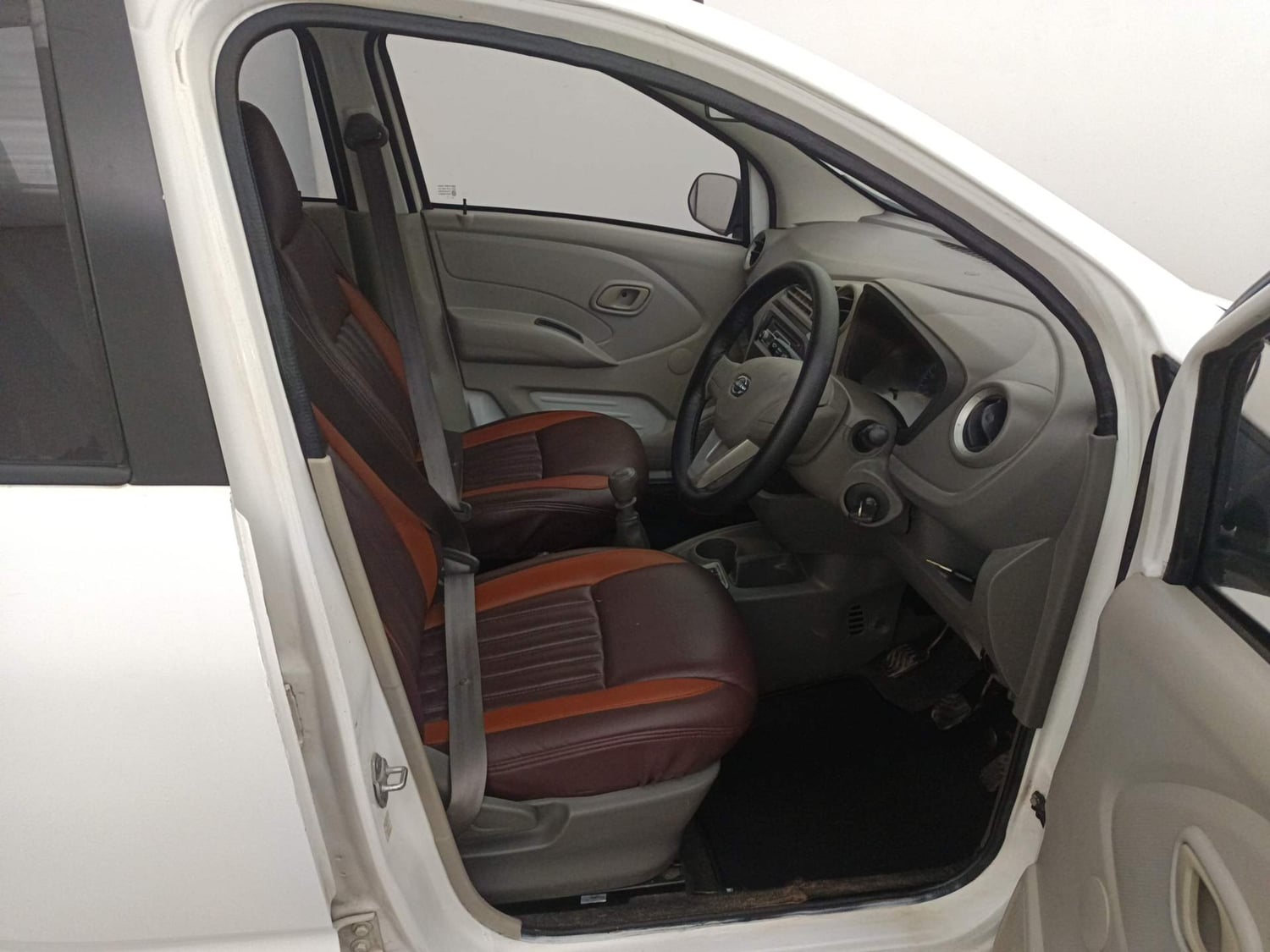 Used 2016 Datsun Redi-GO T (O) Petrol Manual interior RIGHT SIDE FRONT DOOR CABIN VIEW