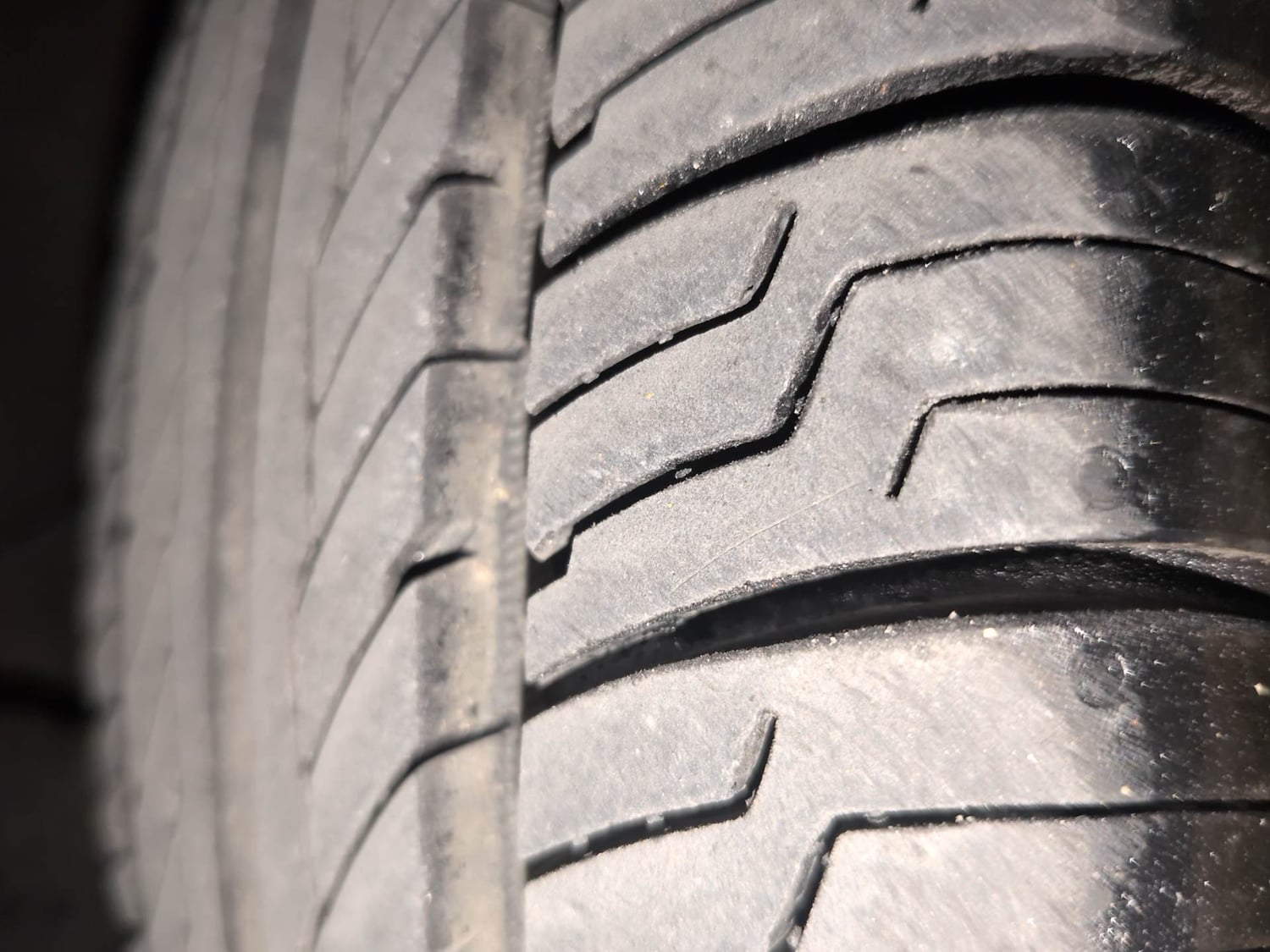 Used 2017 Hyundai i10 Magna 1.1 iRDE2 Petrol Manual tyres RIGHT FRONT TYRE TREAD VIEW