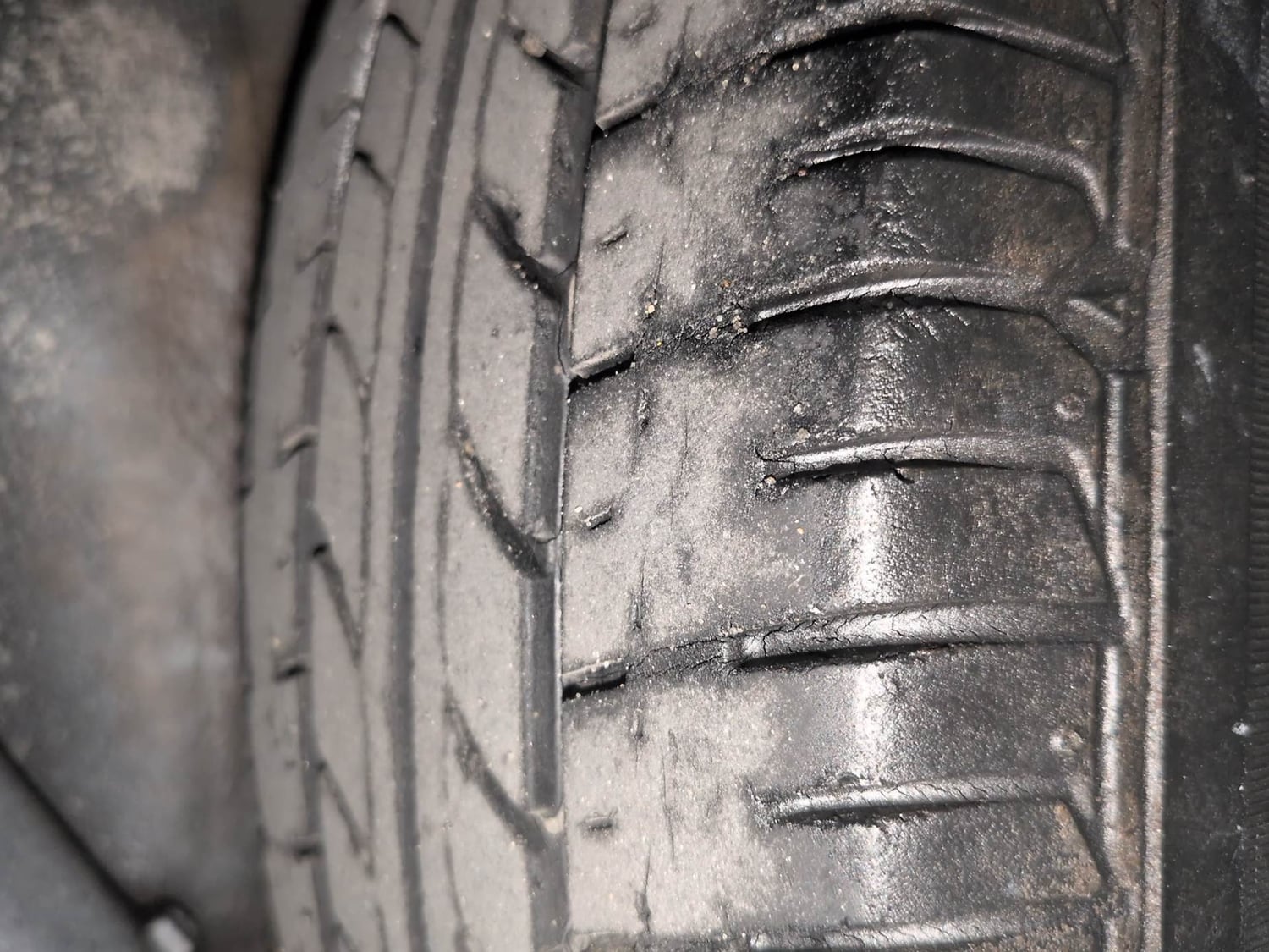 Used 2017 Hyundai i10 Magna 1.1 iRDE2 Petrol Manual tyres LEFT REAR TYRE TREAD VIEW