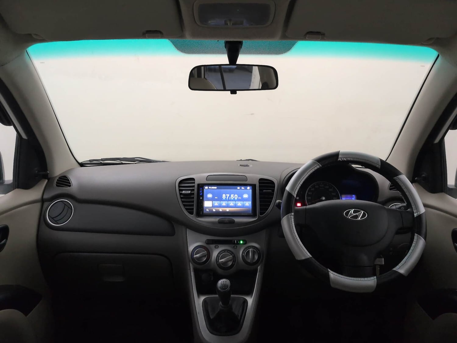 Used 2017 Hyundai i10 Magna 1.1 iRDE2 Petrol Manual interior DASHBOARD VIEW