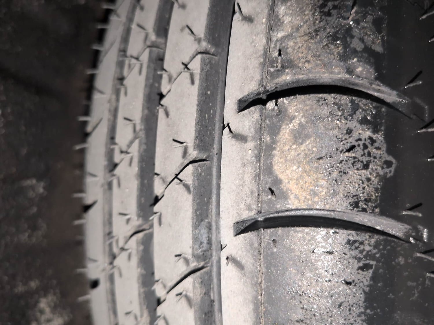Used 2017 Hyundai i10 Magna 1.1 iRDE2 Petrol Manual tyres RIGHT REAR TYRE TREAD VIEW