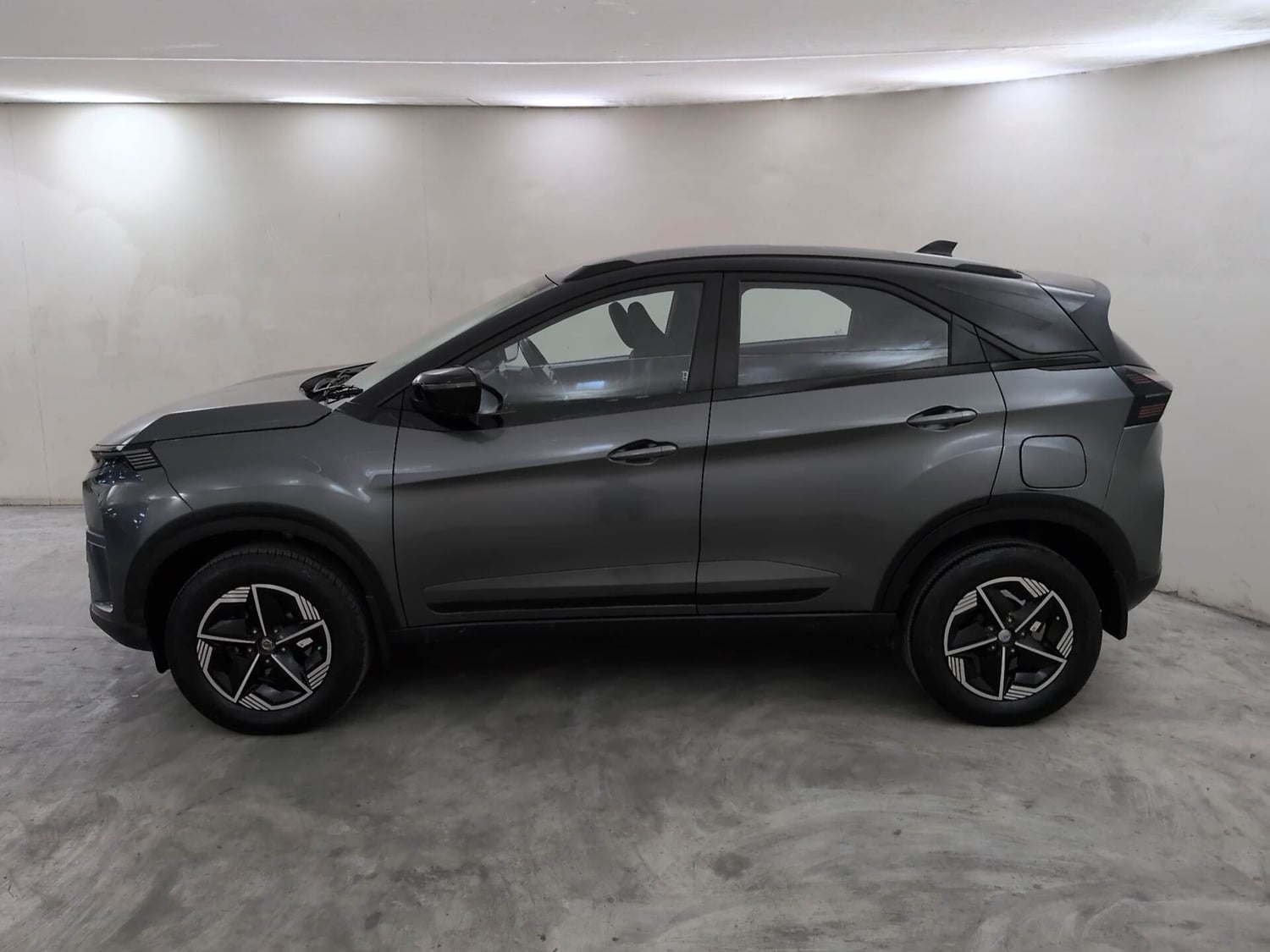 Used 2024 Tata Nexon Fearless Plus S 1.2 Revotron Petrol 6MT DT Petrol Manual exterior LEFT SIDE VIEW