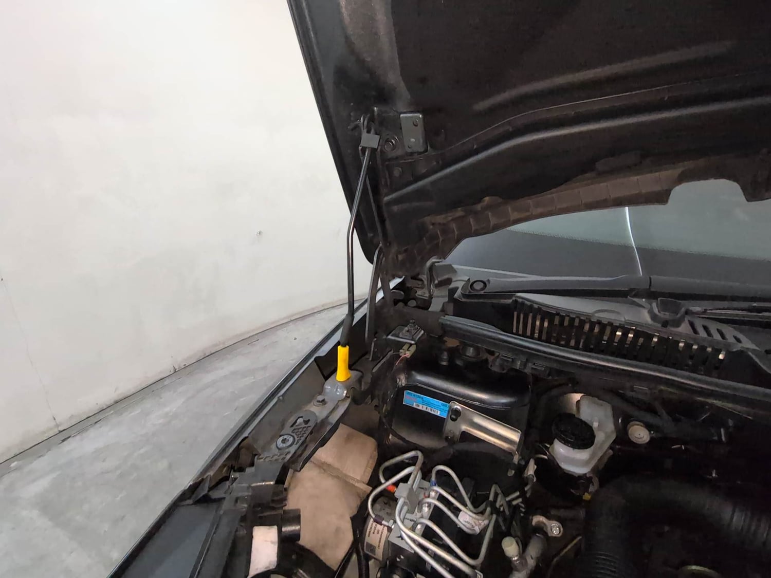 Used 2024 Tata Nexon Fearless Plus S 1.2 Revotron Petrol 6MT DT Petrol Manual engine ENGINE RIGHT SIDE HINGE & APRON VIEW