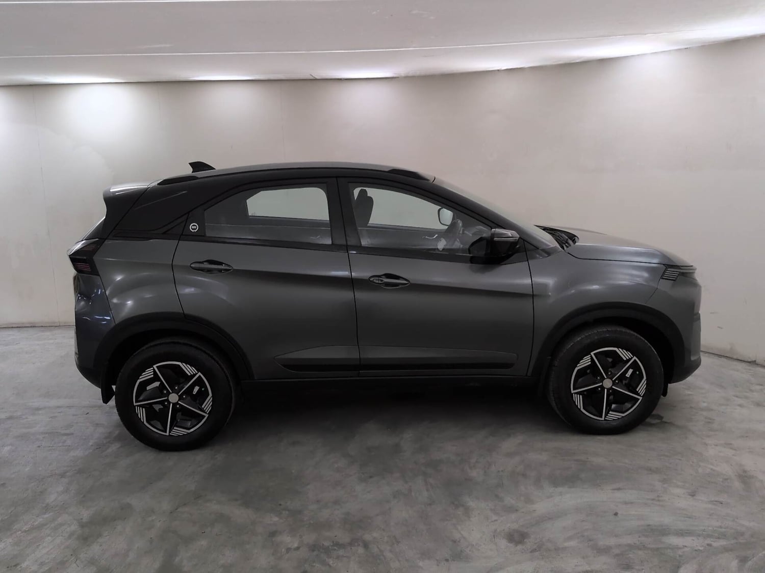 Used 2024 Tata Nexon Fearless Plus S 1.2 Revotron Petrol 6MT DT Petrol Manual exterior RIGHT SIDE VIEW