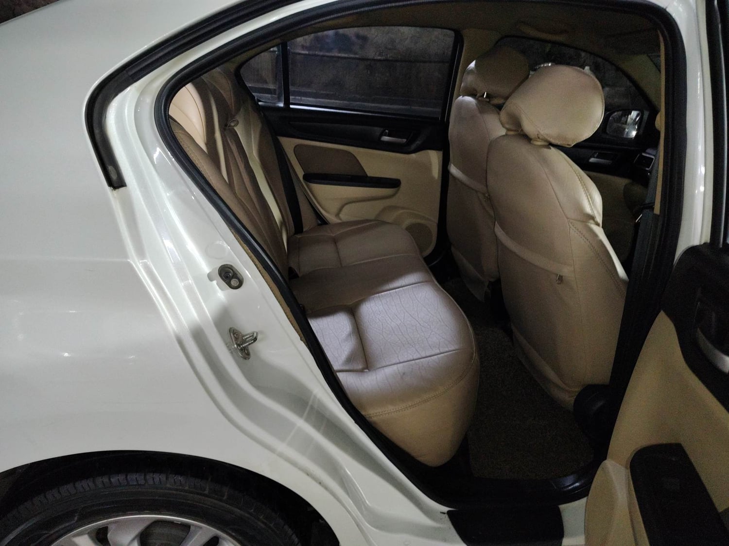 Used 2020 Honda Amaze 1.2 V CVT Petrol Petrol Automatic interior RIGHT SIDE REAR DOOR CABIN VIEW