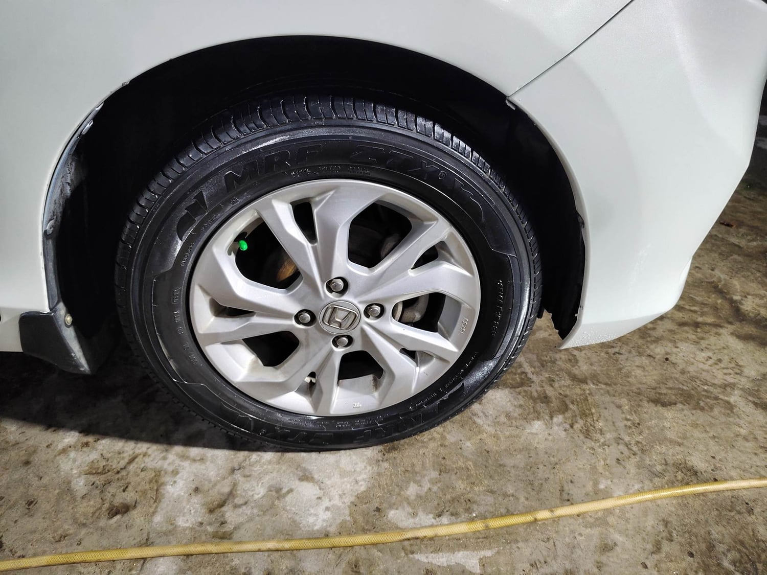 Used 2020 Honda Amaze 1.2 V CVT Petrol Petrol Automatic tyres LEFT FRONT TYRE RIM VIEW