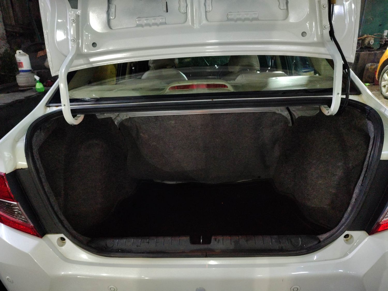 Used 2020 Honda Amaze 1.2 V CVT Petrol Petrol Automatic interior DICKY INSIDE VIEW