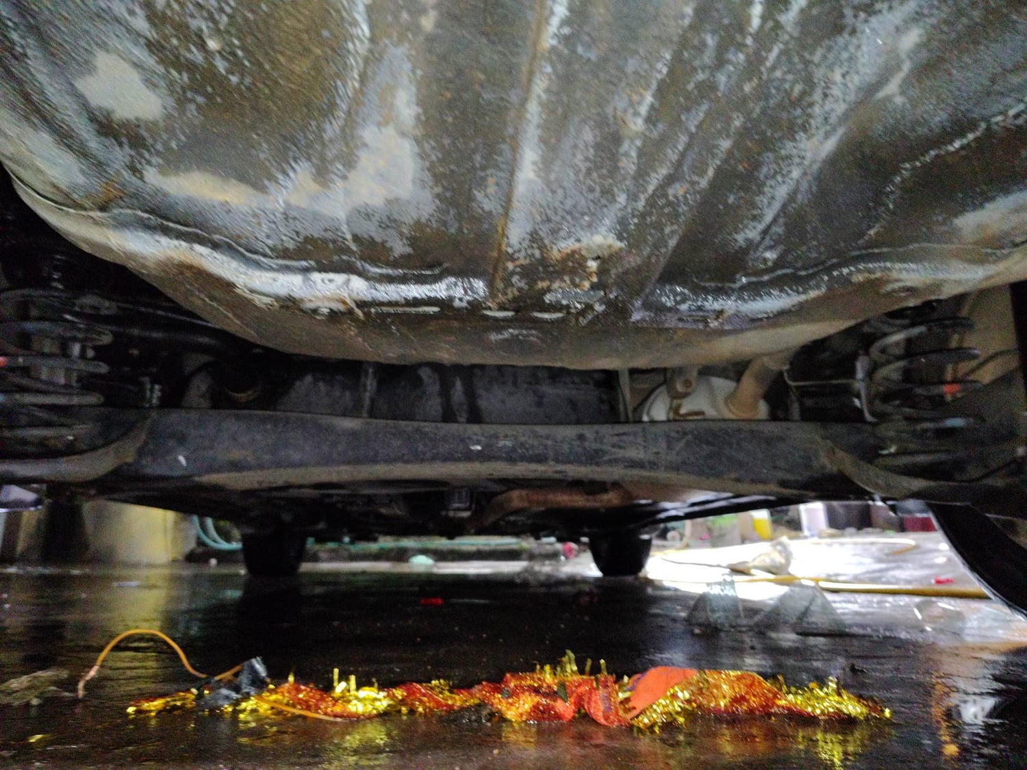 Used 2020 Honda Amaze 1.2 V CVT Petrol Petrol Automatic extra REAR UNDERBODY VIEW (TAKEN FROM REAR)