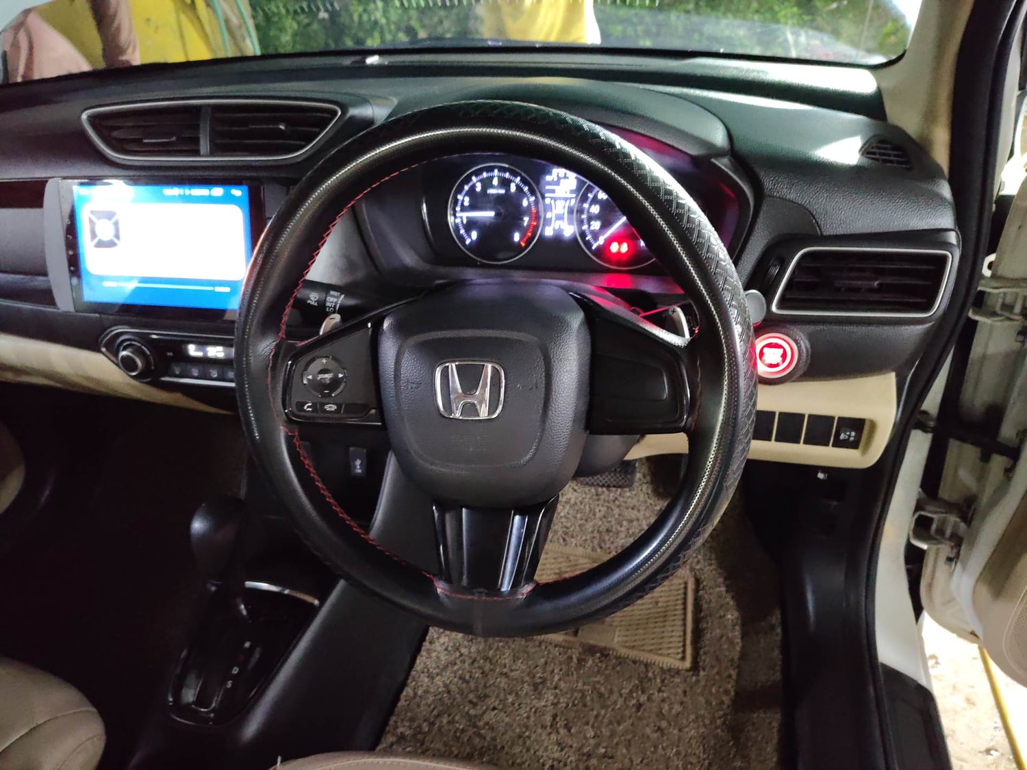 Used 2020 Honda Amaze 1.2 V CVT Petrol Petrol Automatic interior STEERING VIEW