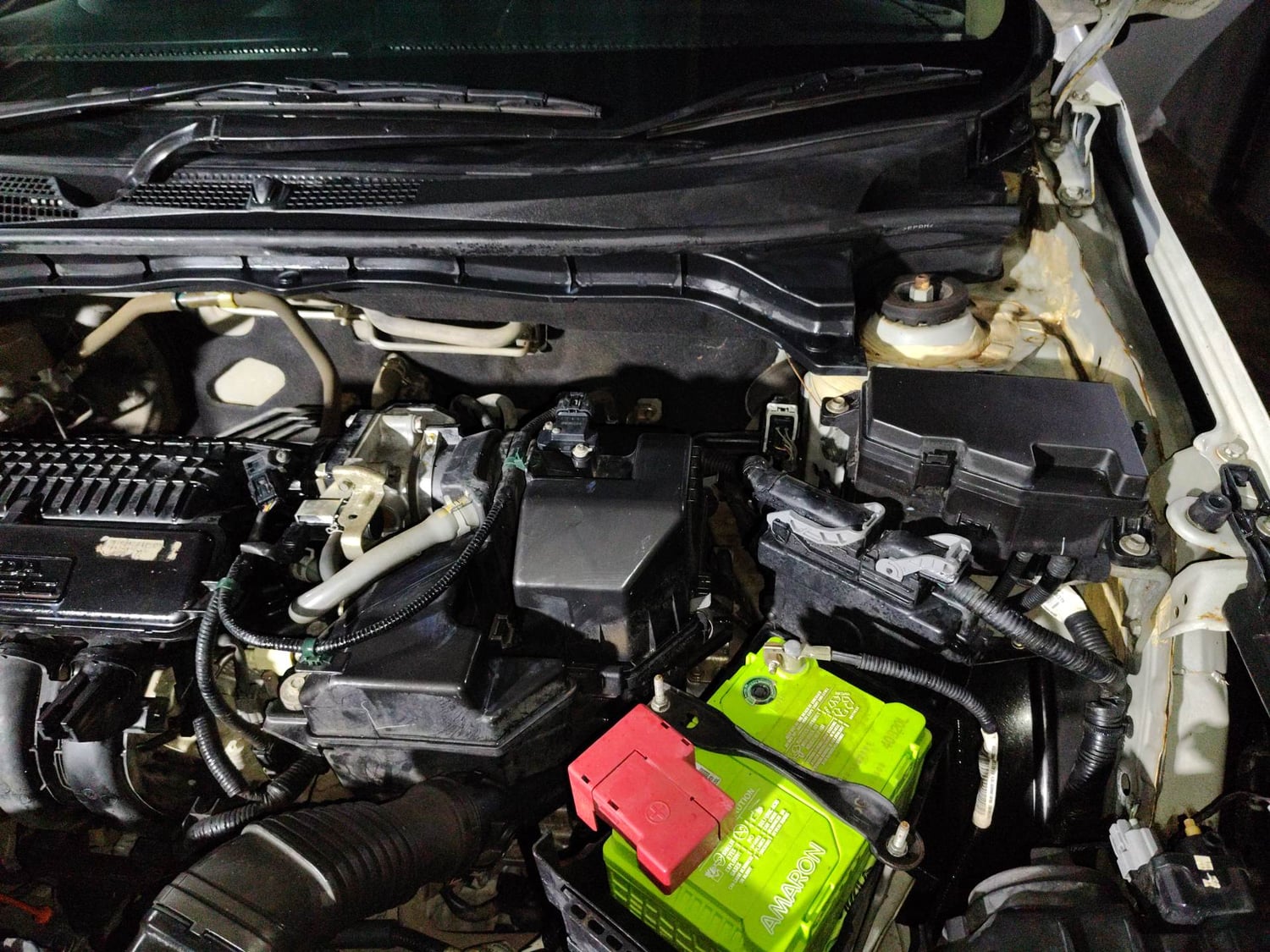 Used 2020 Honda Amaze 1.2 V CVT Petrol Petrol Automatic engine ENGINE LEFT SIDE HINGE & APRON VIEW