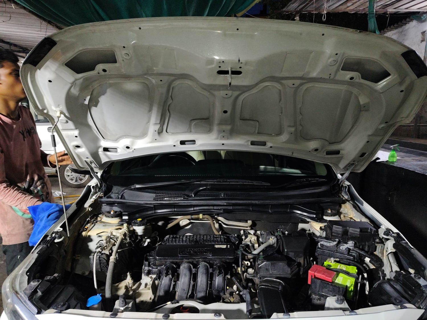 Used 2020 Honda Amaze 1.2 V CVT Petrol Petrol Automatic engine ENGINE & BONNET OPEN FRONT VIEW