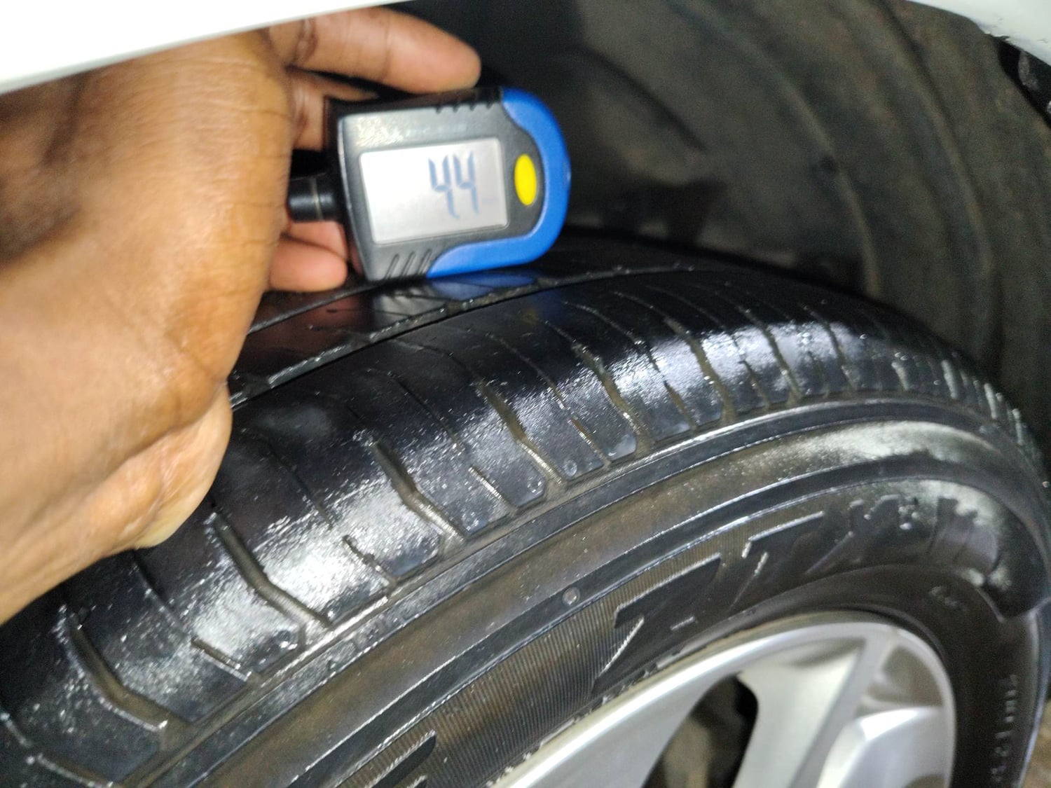 Used 2020 Honda Amaze 1.2 V CVT Petrol Petrol Automatic tyres RIGHT FRONT TYRE TREAD VIEW