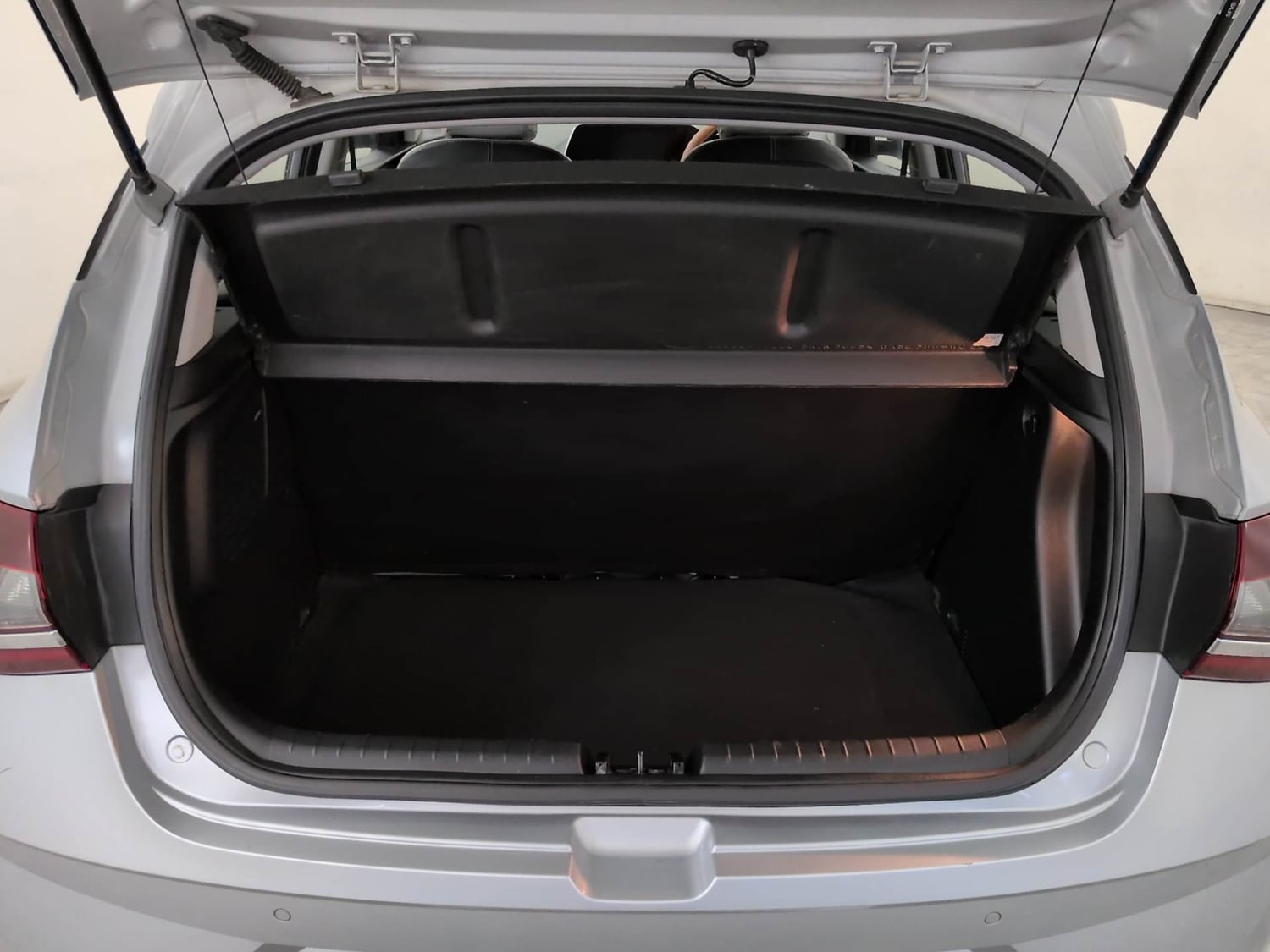 Used 2023 Hyundai i20 Asta (O) 1.2 IVT Petrol Automatic interior DICKY INSIDE VIEW