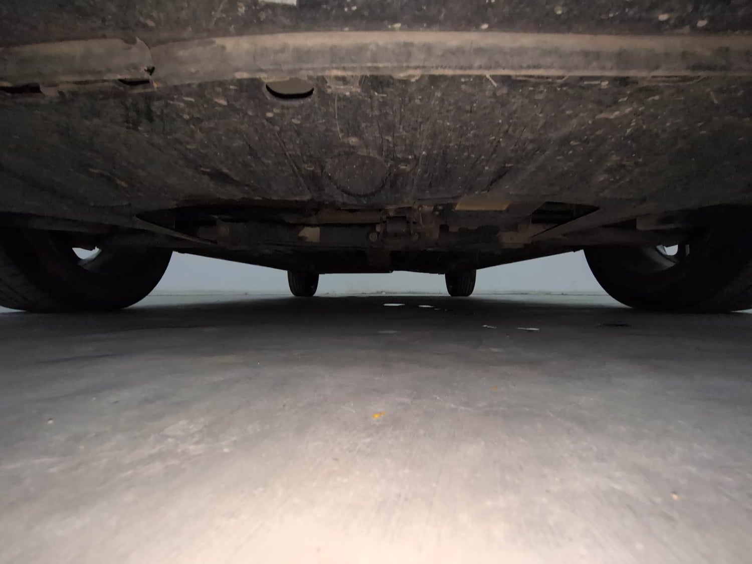 Used 2023 Hyundai i20 Asta (O) 1.2 IVT Petrol Automatic extra FRONT LEFT UNDERBODY VIEW