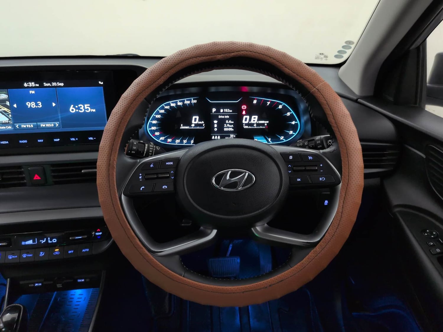 Used 2023 Hyundai i20 Asta (O) 1.2 IVT Petrol Automatic interior STEERING VIEW