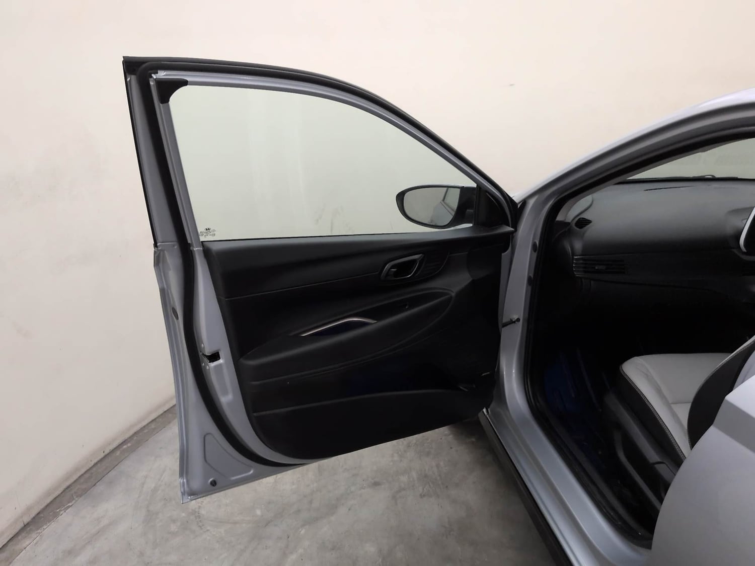 Used 2023 Hyundai i20 Asta (O) 1.2 IVT Petrol Automatic interior LEFT FRONT DOOR OPEN VIEW