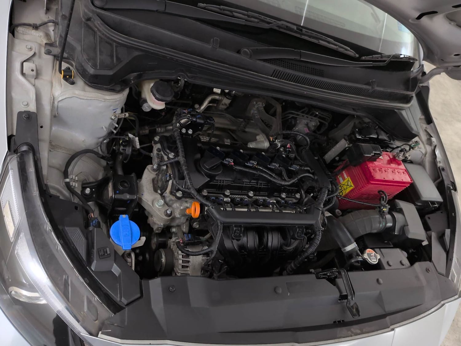 Used 2023 Hyundai i20 Asta (O) 1.2 IVT Petrol Automatic engine ENGINE RIGHT SIDE VIEW