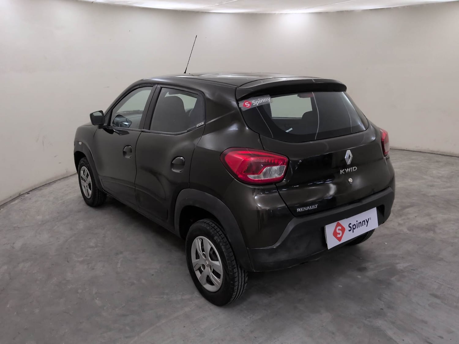 Used 2016 Renault Kwid RXT Petrol Manual exterior LEFT REAR CORNER VIEW
