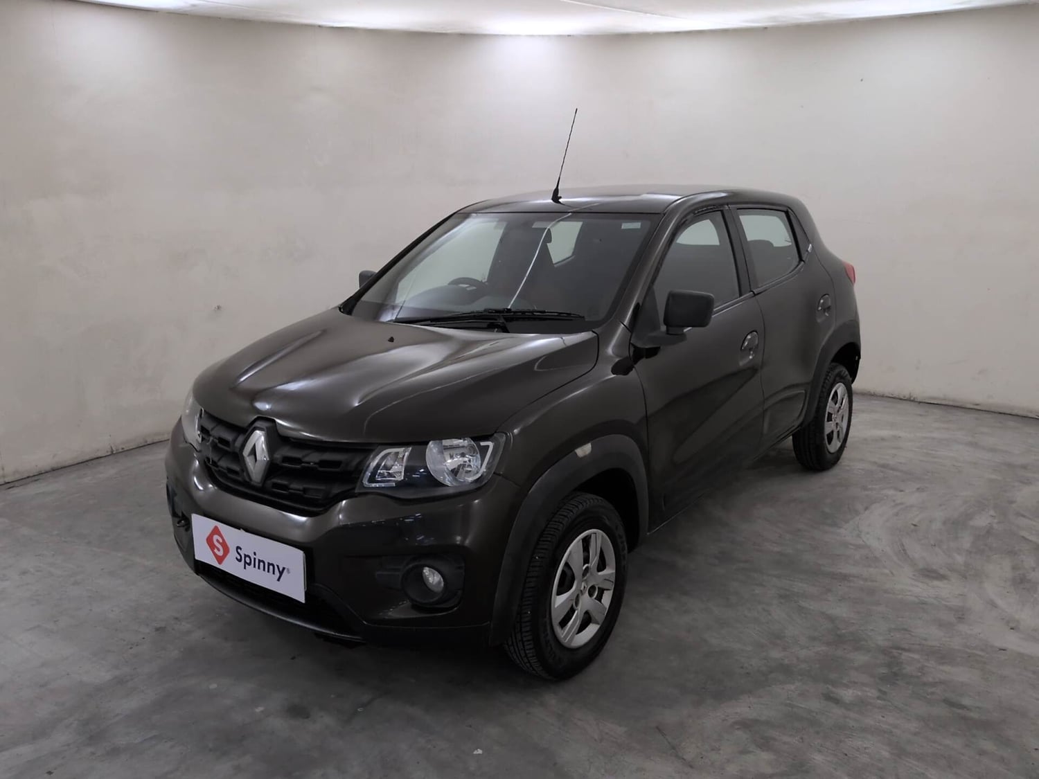 Used 2016 Renault Kwid RXT Petrol Manual exterior LEFT FRONT CORNER VIEW
