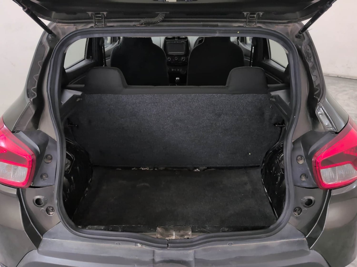 Used 2016 Renault Kwid RXT Petrol Manual interior DICKY INSIDE VIEW