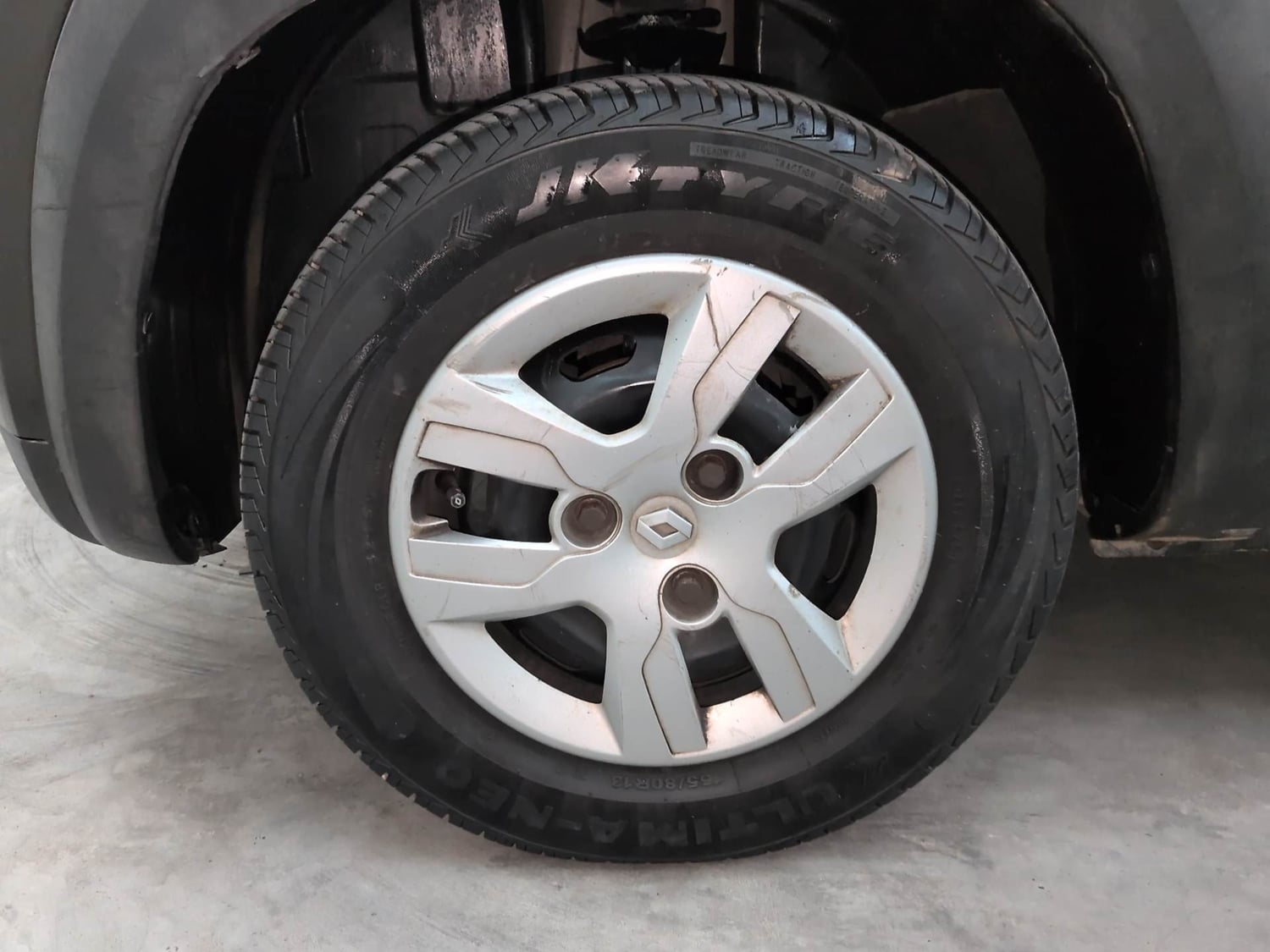 Used 2016 Renault Kwid RXT Petrol Manual tyres LEFT FRONT TYRE RIM VIEW