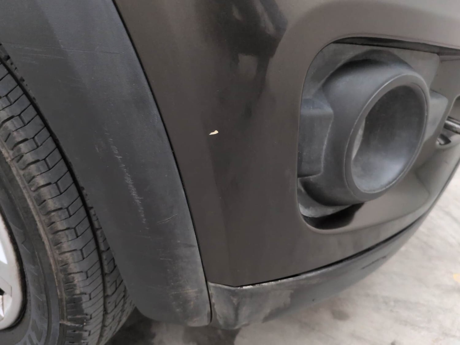 Used 2016 Renault Kwid RXT Petrol Manual dents MINOR SCRATCH