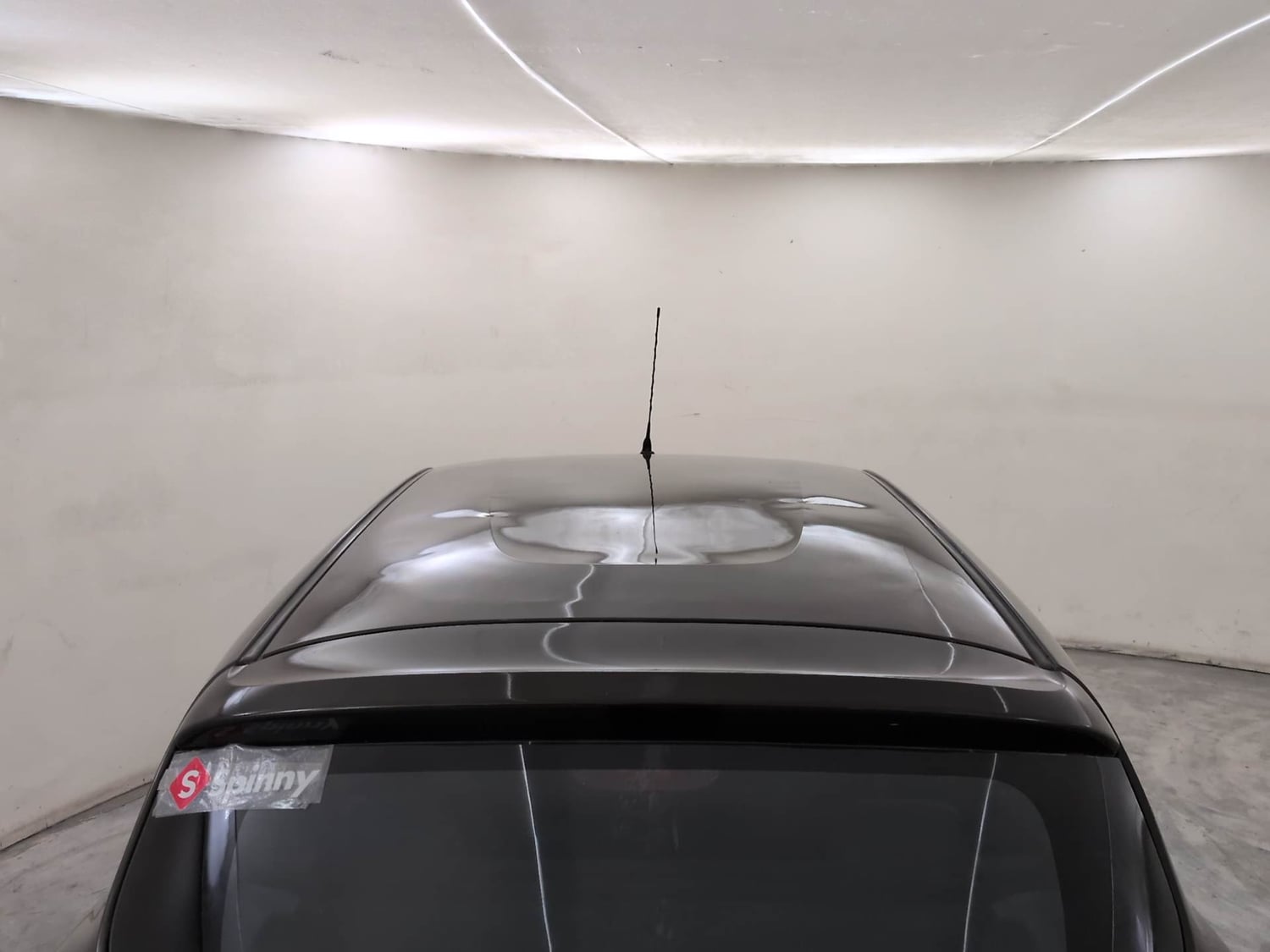 Used 2016 Renault Kwid RXT Petrol Manual exterior EXTERIOR ROOF VIEW