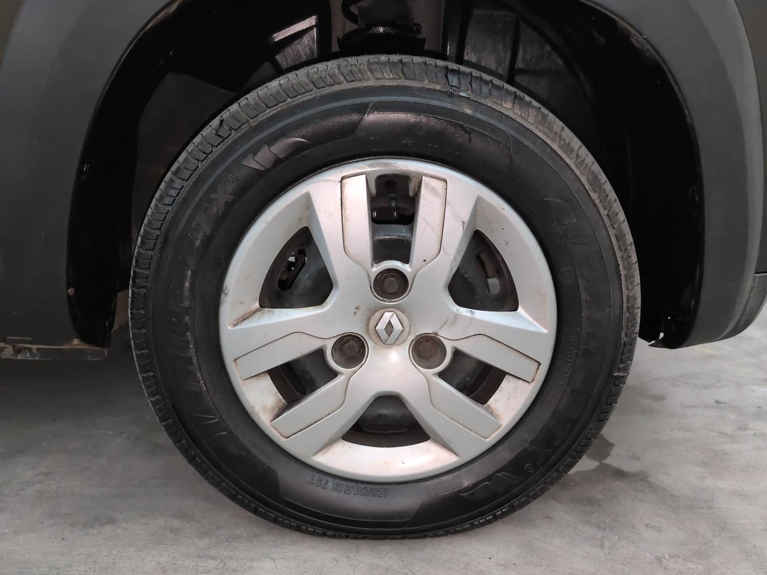 Used 2016 Renault Kwid RXT Petrol Manual tyres RIGHT FRONT TYRE RIM VIEW