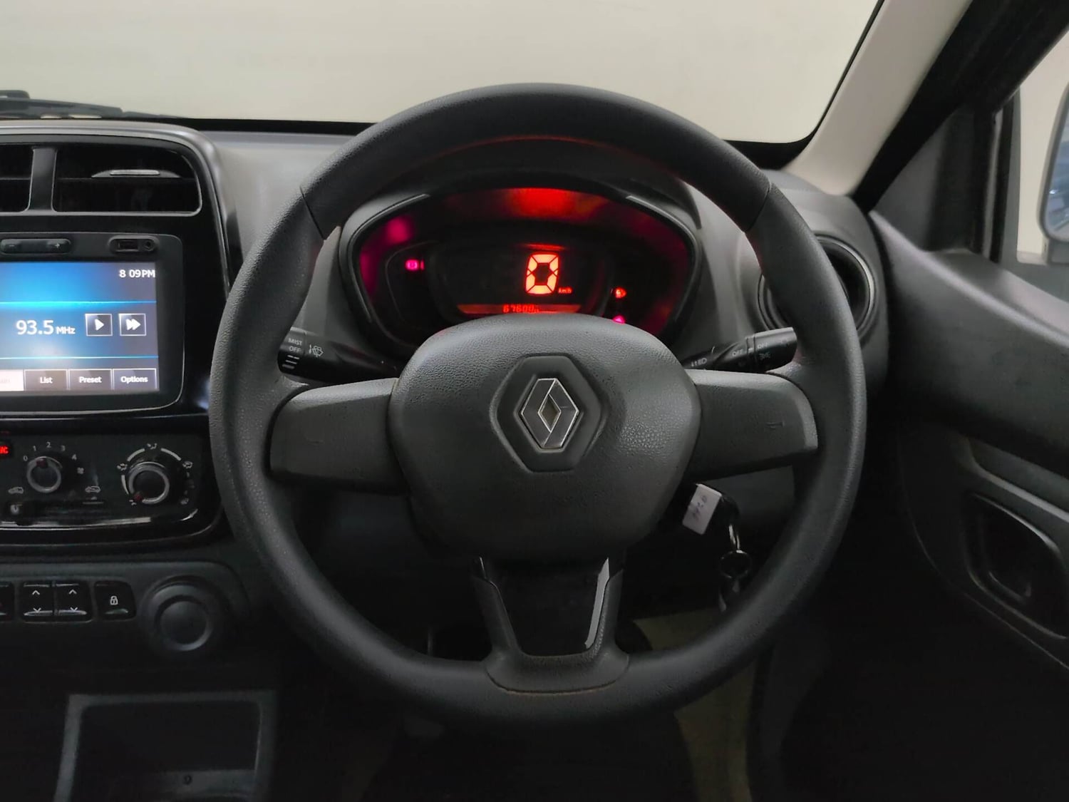 Used 2016 Renault Kwid RXT Petrol Manual interior STEERING VIEW